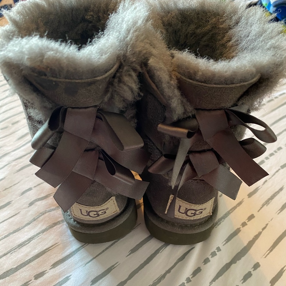Bailey bow UGGs 10 toddler